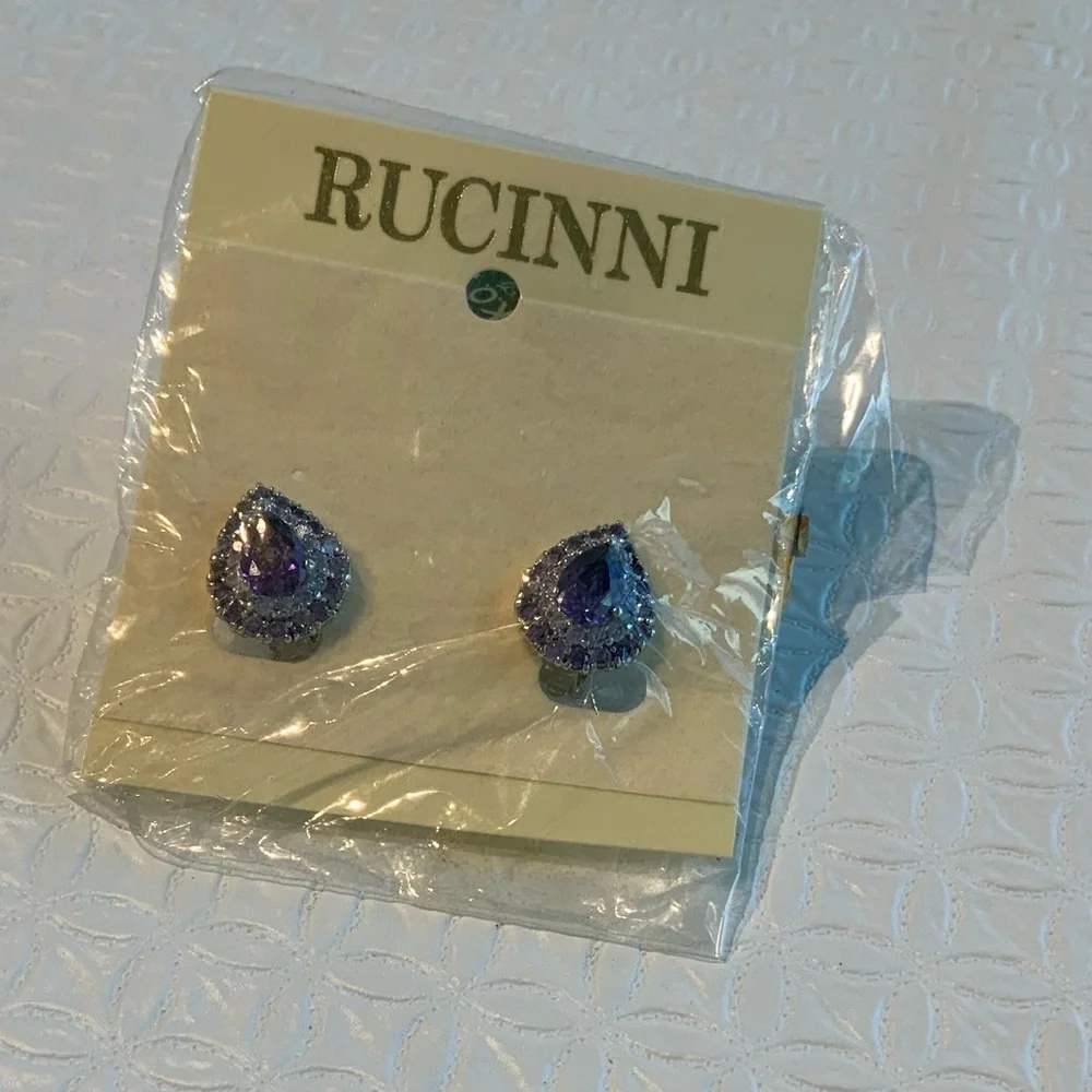 Rucinni Amethyst Purple Tiered Crystal Teardrop Clip Earrings NWOT - Picture 2 of 3